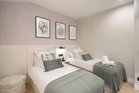 2 dormitorios Apartment en Madrid, Spain No. 27505 6