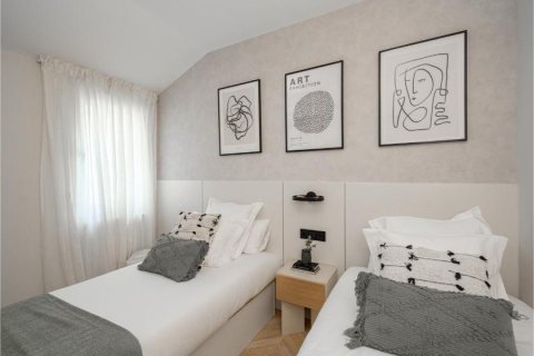 2 dormitorios Apartment en Madrid, Spain No. 27505 12