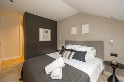 2 dormitorios Apartment en Madrid, Spain No. 27505 4