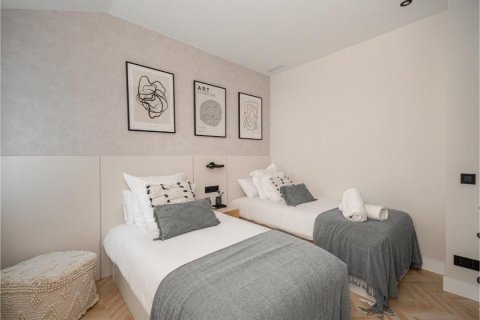 2 bedrooms Apartment in Madrid, Spain No. 27505 15