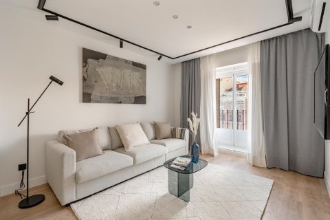 3 bedrooms Apartment in Madrid, Spain No. 27506 1