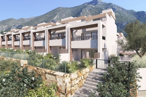 3 bedrooms Townhouse in Marbella, Spain No. 27003 1