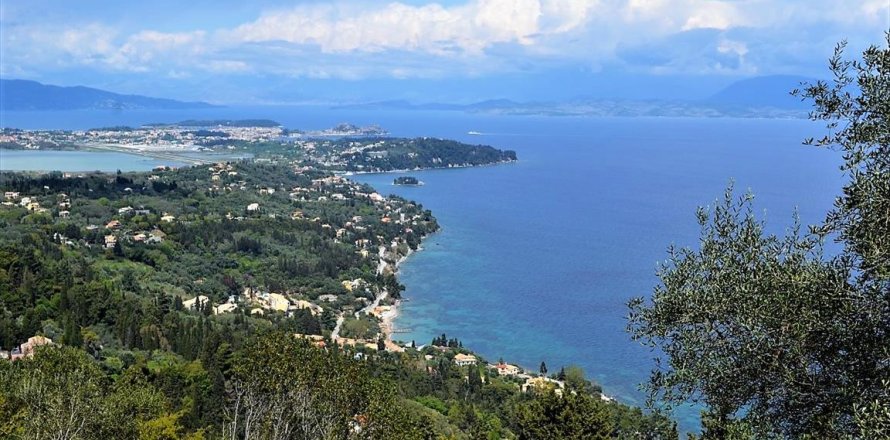 4000m² Land en Corfu, Greece No. 57433