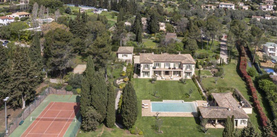 9 bedrooms Villa in Mougins, France No. 67214