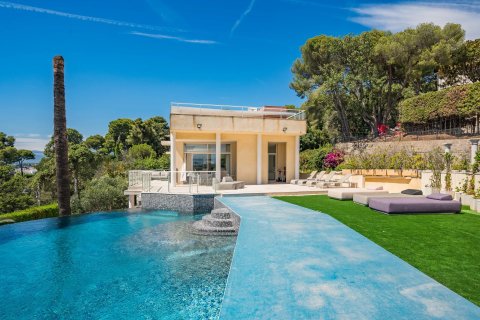 8 bedrooms Villa in Cannes, France No. 67223 4