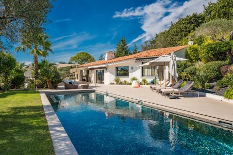 5 bedrooms Villa in Mougins, France No. 67213 3