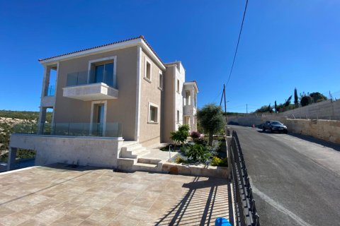 6 bedrooms Villa in Paphos, Cyprus No. 37776 5