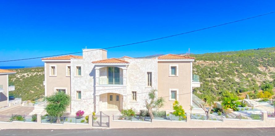 6 bedrooms Villa in Paphos, Cyprus No. 37776