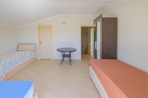 Квартира с 5 комнатами в Оба, Турция №92879 12