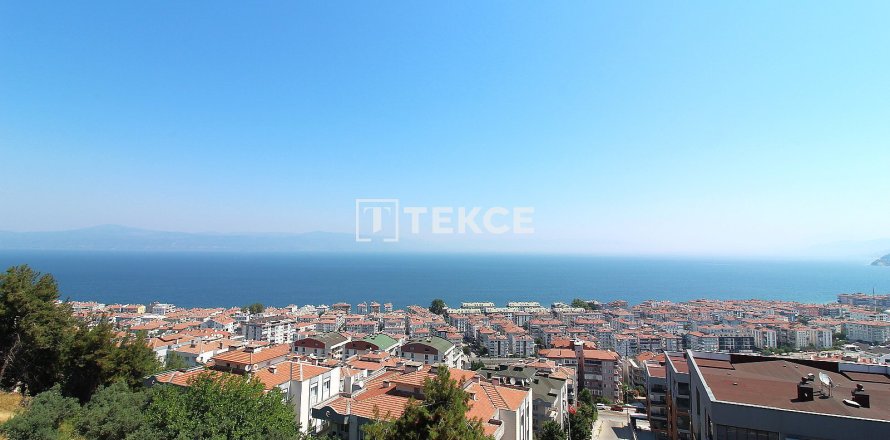 Квартира 5+1 в Муданья, Турция №92882