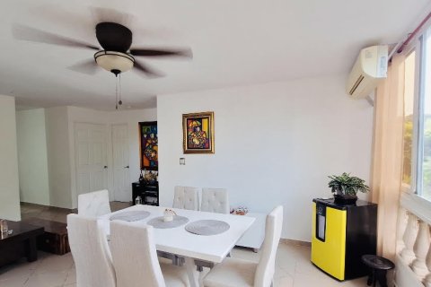 2 bedrooms Apartment in Panama City, Panama No. 76682 8