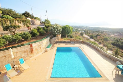 4 bedrooms Villa in Chania, Greece No. 24038 9