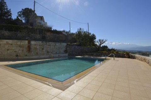 4 bedrooms Villa in Chania, Greece No. 24038 8