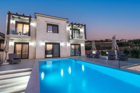 3 bedrooms Villa in Chania, Greece No. 24037 9