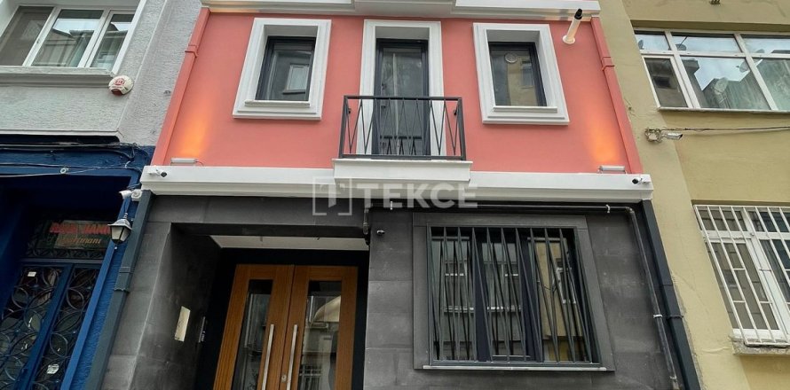 1+1 Apartment en Istanbul, Turkey No. 11835