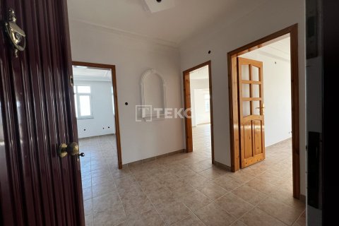 4+1 Villa à Besikduzu, Turkey No. 11837 22