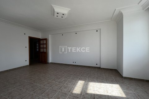 4+1 Villa en Besikduzu, Turkey No. 11837 26