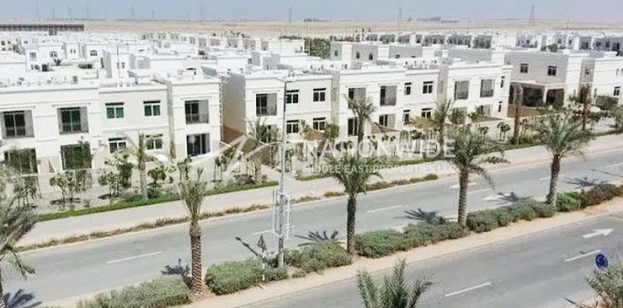 2 dormitorios Townhouse en Al Ghadeer, UAE No. 3656