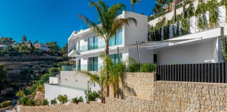 4 bedrooms Villa in Javea, Spain No. 26139