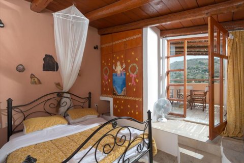 220m² Villa en Agios Nikolaos, Greece No. 57272 9