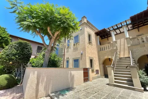 5 bedrooms Villa in Pyrgos, Cyprus No. 40267 1