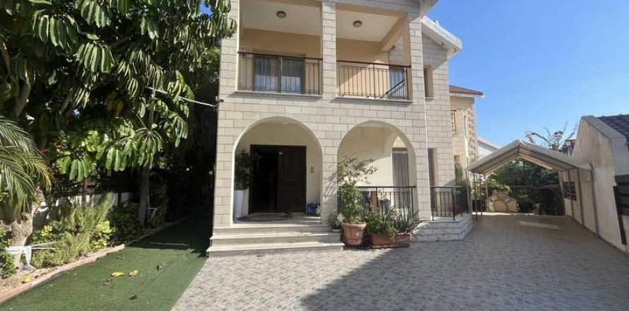 5 dormitorios House en Agios Athanasios, Cyprus No. 65324