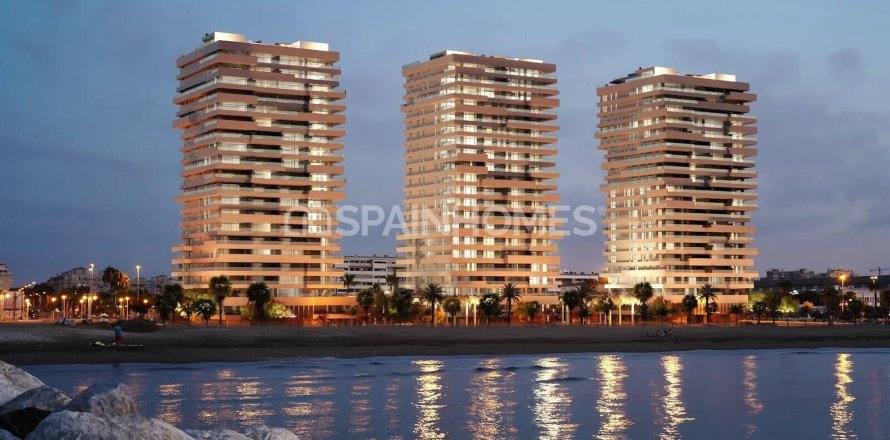 4 bedrooms Apartment in Malaga, Spain No. 26528