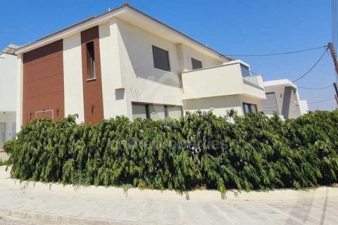 3 bedrooms House in Enkomi, Cyprus No. 28665 1