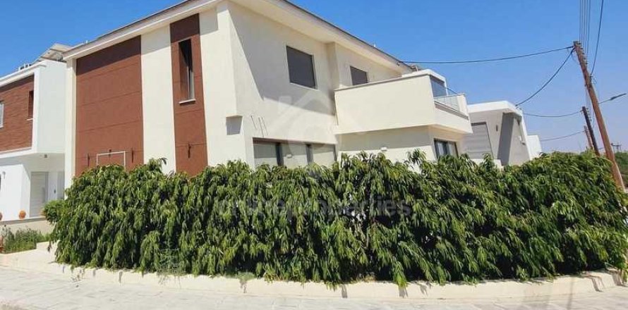 3 bedrooms House in Enkomi, Cyprus No. 28665