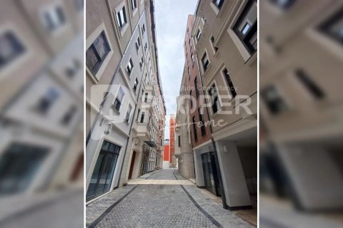 3 rooms Appartement à Beyoglu, Turkey No. 13054 6