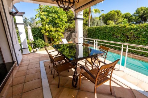 5 dormitorios Villa en Marbella, Spain No. 27089 1