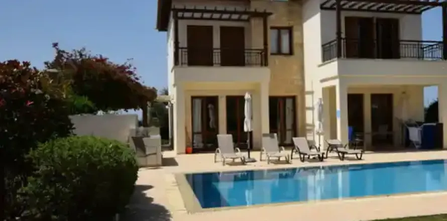 2 bedrooms House in Paphos, Cyprus No. 29843