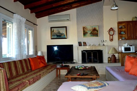 2 bedrooms Villa in Athens, Greece No. 50132 6