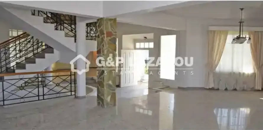 4 bedrooms House in Nicosia, Cyprus No. 30330