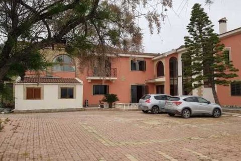 5 dormitorios House en Prastio Kellakíou, Cyprus No. 30832 1