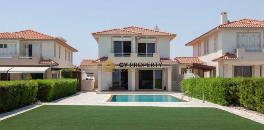 5 dormitorios House en Pervolia, Cyprus No. 31234