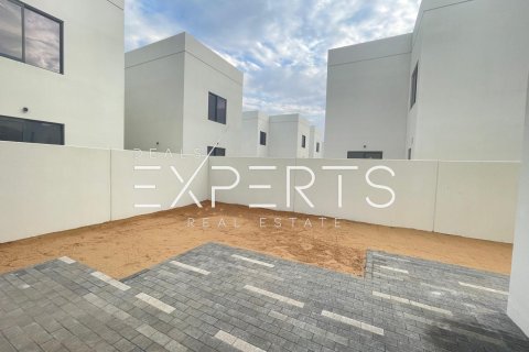 4 bedrooms Villa on the Yas Island, UAE No. 45830 11