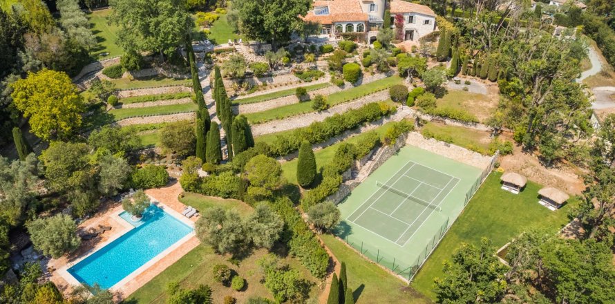 11 bedrooms Villa in Mougins, France No. 67201