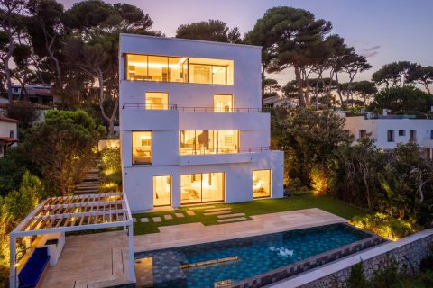 6 bedrooms Villa in Antibes, France No. 67202 2