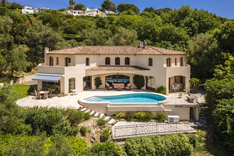 5 bedrooms Villa in Mougins, France No. 67200 9