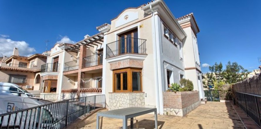 5 bedrooms House in Marbella, Spain No. 25285