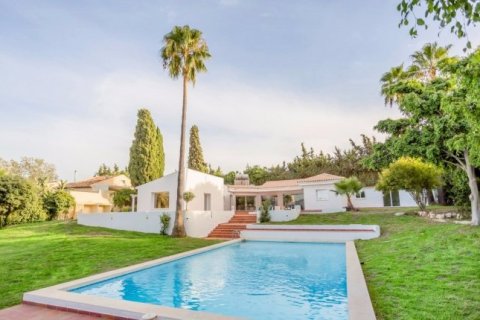 4 dormitorios House en Estepona, Spain No. 25286 1