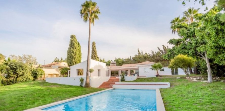 4 dormitorios House en Estepona, Spain No. 25286