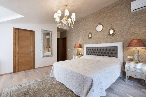 4 dormitorios House en Blanes, Spain No. 25282 2