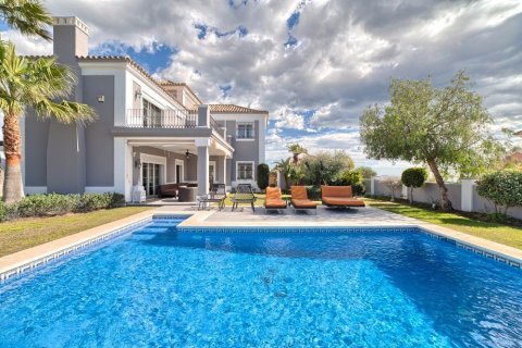 4 bedrooms House in Benahavis, Spain No. 25223 1