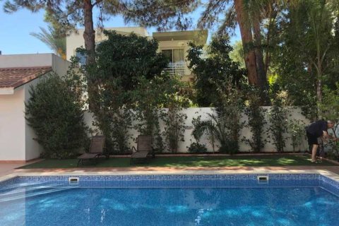 5 bedrooms Villa in Enkomi, Cyprus No. 66529 1