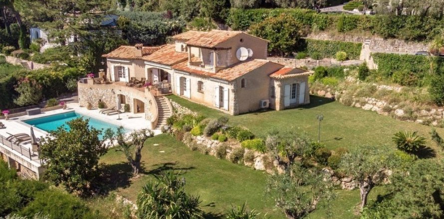 4 bedrooms Villa in Mougins, France No. 68084