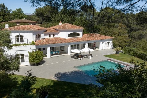 4 bedrooms Villa in Mougins, France No. 68074 1