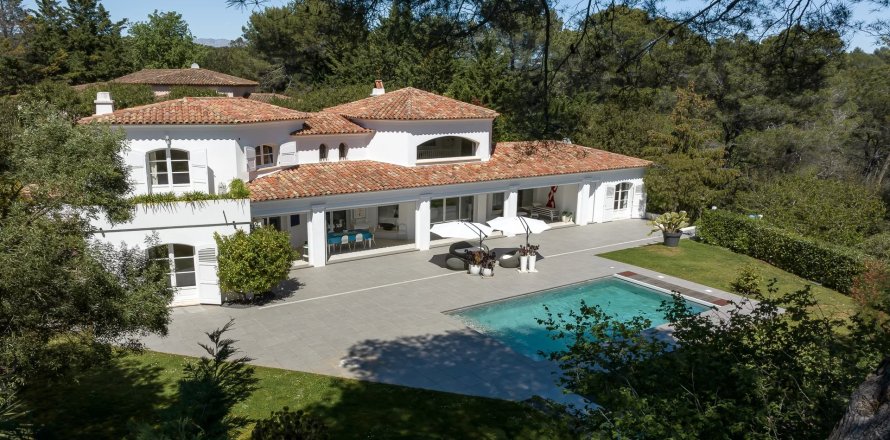 4 bedrooms Villa in Mougins, France No. 68074