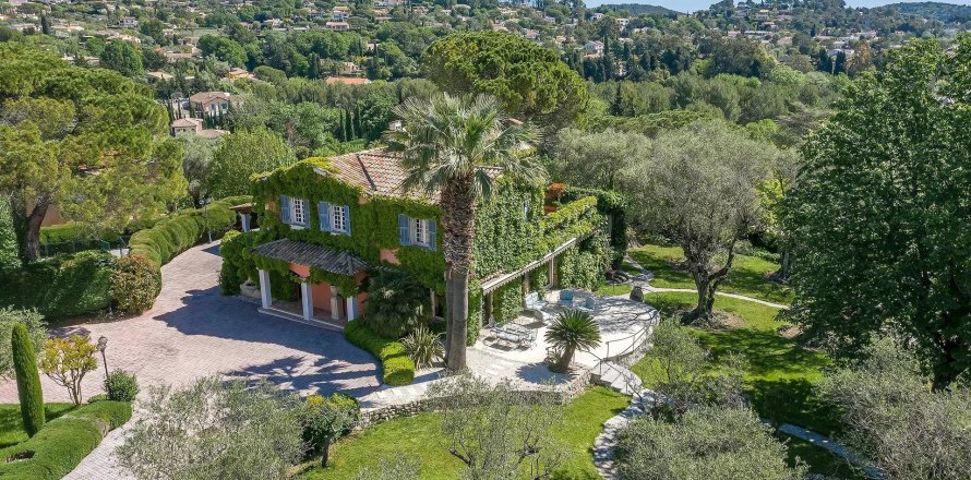 5 bedrooms Villa in Mougins, France No. 68077